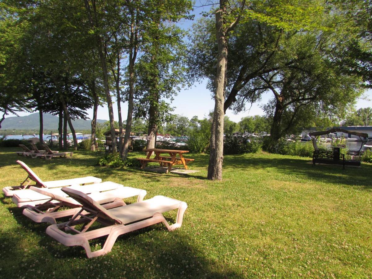 Superbe Condo Bord De L'Eau A Magog Eksteriør billede