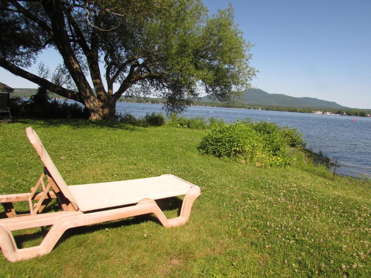 Superbe Condo Bord De L'Eau A Magog Eksteriør billede